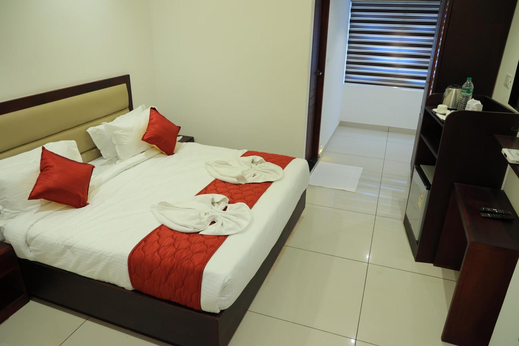 Spring Valley Resort Thekkady Extérieur photo