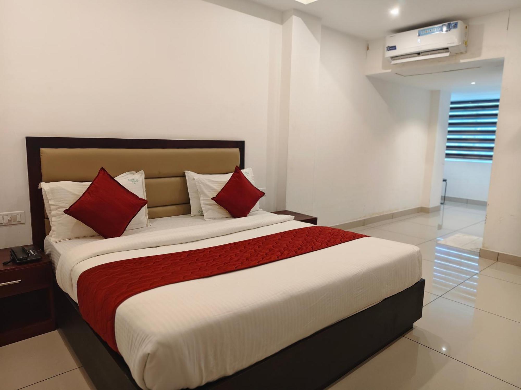 Spring Valley Resort Thekkady Extérieur photo